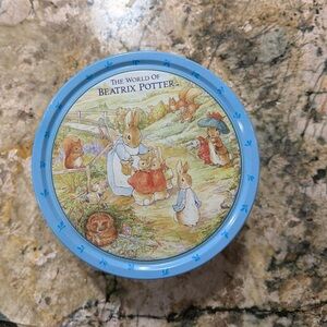 90s Vintage! Peter Rabbit Beatrix Potter Decorative Metal Tin